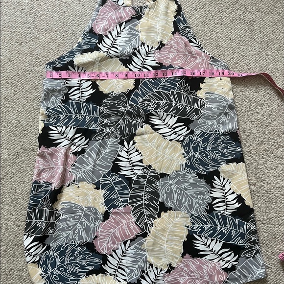 Get 2 dresses for the price of 1! Fab'rik Printed Halter Keyhole Dresses L. - Picture 13 of 15